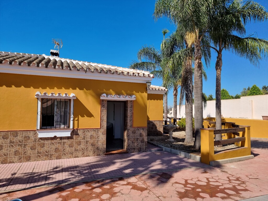 casa de campo-masía en venta en estepona málaga foto grande (3)