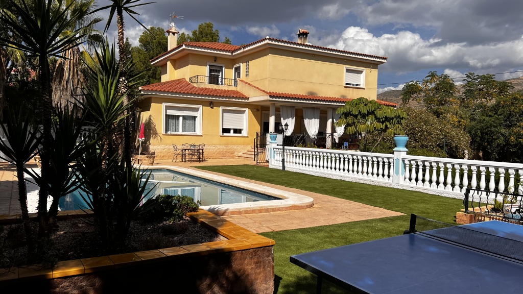 Casa-chalet en venta en moralet alicante 