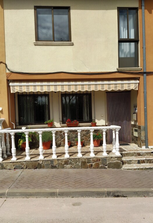 Foto adosada en venta en fuentes de oñoro salamanca
