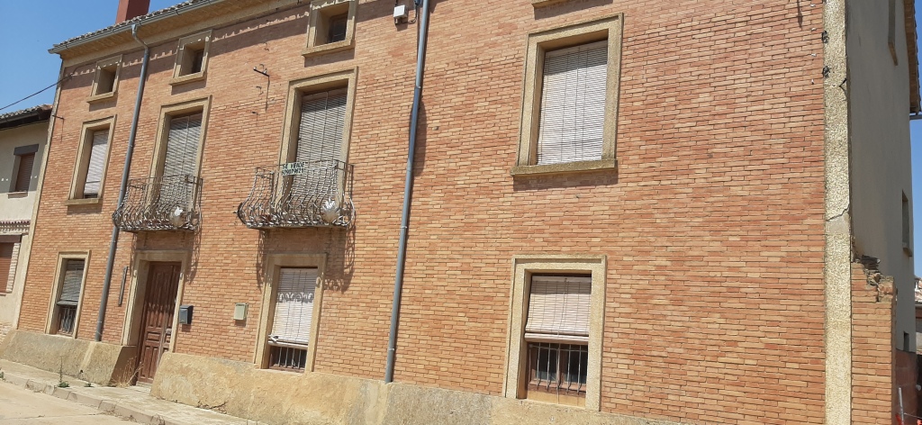 Casa de pueblo en Venta en Cabañas De Castilla, Las Palencia 