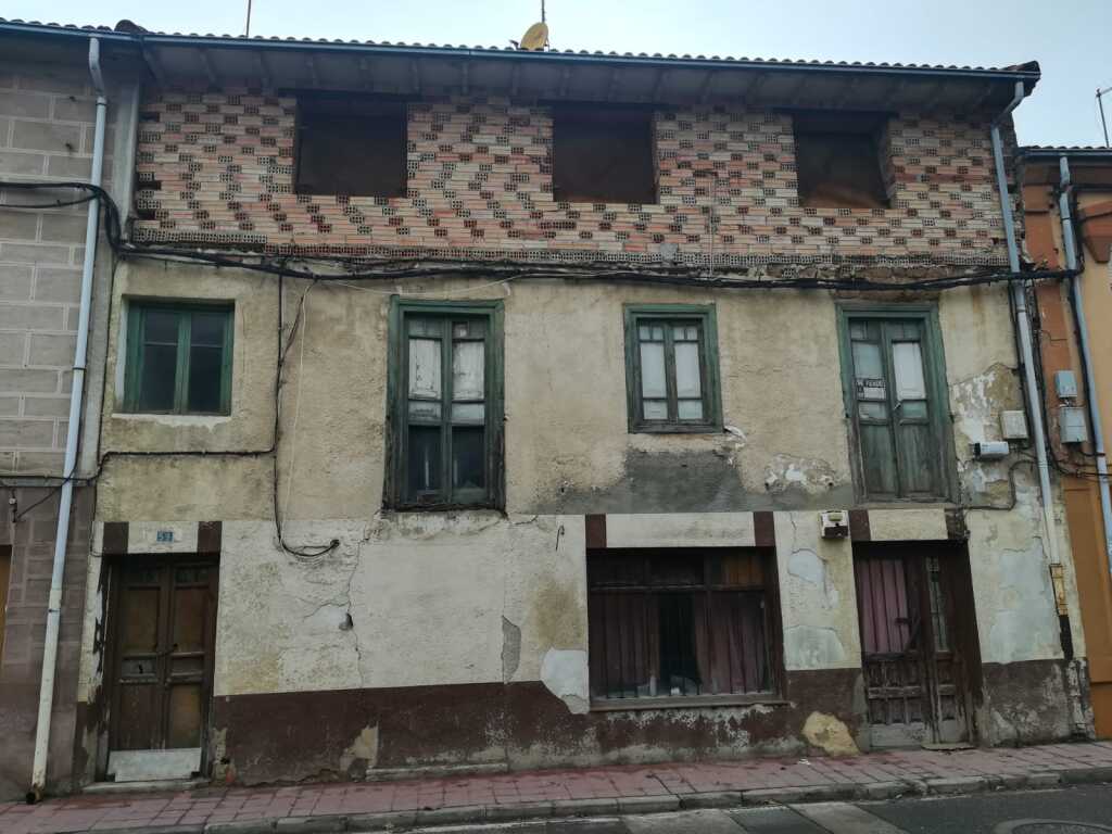 Foto casa de pueblo en venta en barruelo de santullan palencia